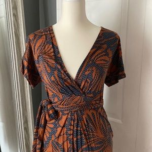 BCBG MAXAZRIA multicolored dress with side tie detail
